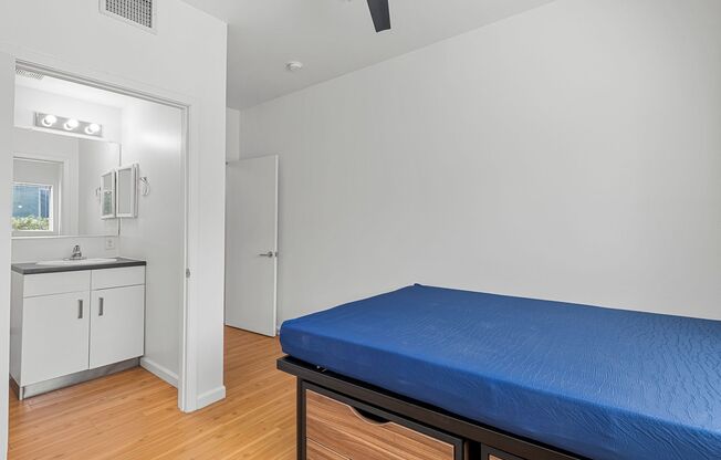 2 beds, 2 baths, 480 sqft, $480, Unit 221 - 221 B