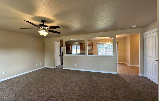 Remodeled 3 Bedroom / 2.5 Bathroom Home Southwest Redmond