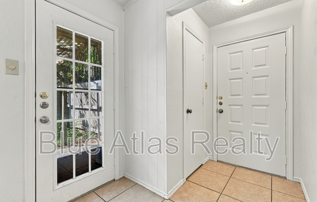 5202 WATERVIEW LN