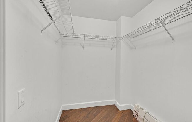 2 beds, 2 baths, $2,600, Unit # 3702