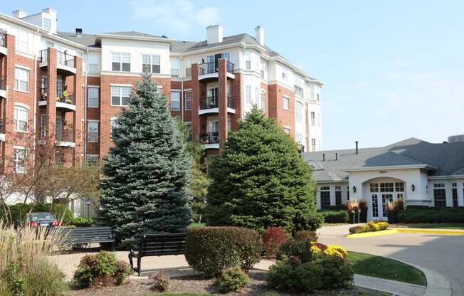 Luxury Apts Oak Brook