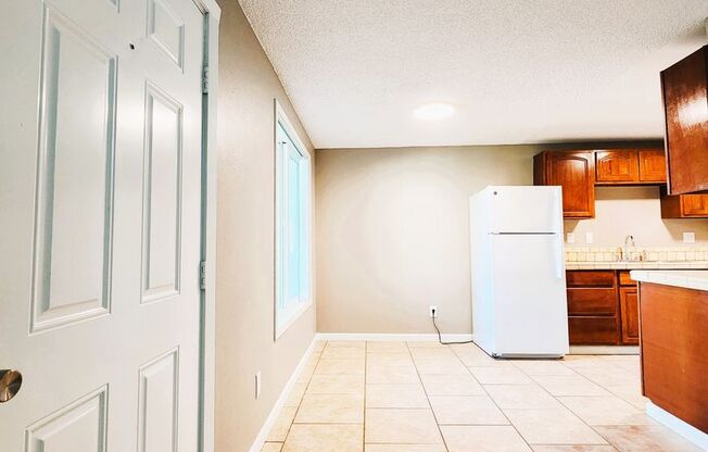 2 beds, 1 bath, 830 sqft, $1,315, Unit N-141