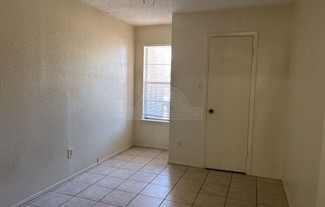 2 beds, 2 baths, $895