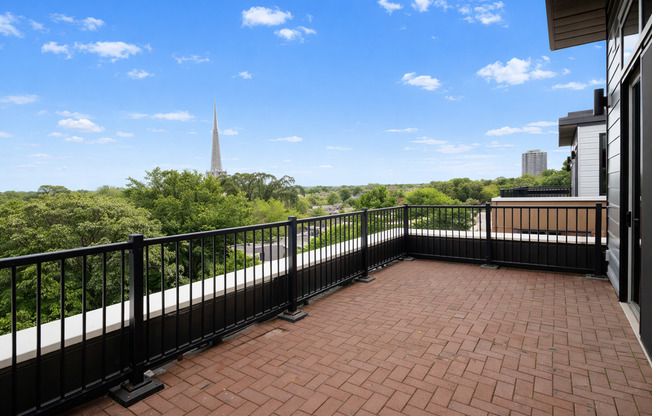 2 beds, 2 baths, 967 sqft, $2,000, Unit 101