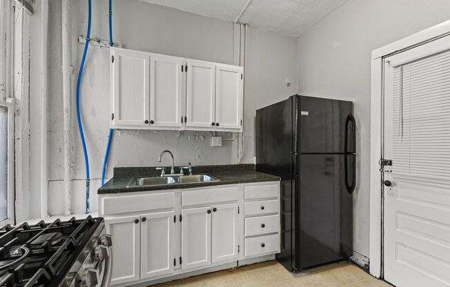 1 bed, 1 bath, 582 sqft, $895, Unit 11