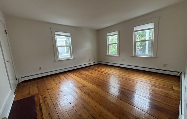 2 beds, 1 bath, 1,077 sqft, $3,300, Unit 2