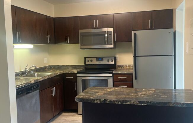 2 beds, 2 baths, 1,000 sqft, $1,950, Unit 14208 #A1