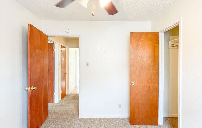 3 beds, 1 bath, $1,095