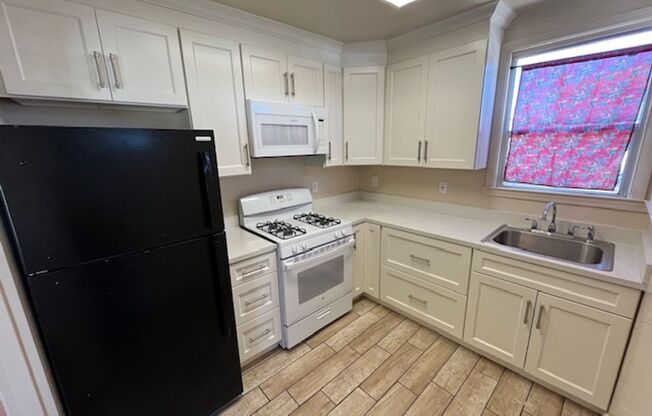 1-Bedroom Richmond Home Available with Off-Street Parking