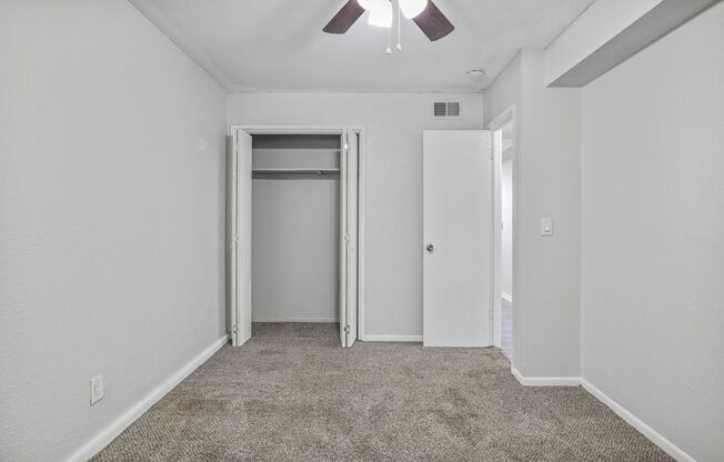 2 beds, 1 bath, 825 sqft, $995, Unit 6116-F