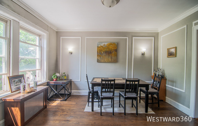 2134 W ARTHUR