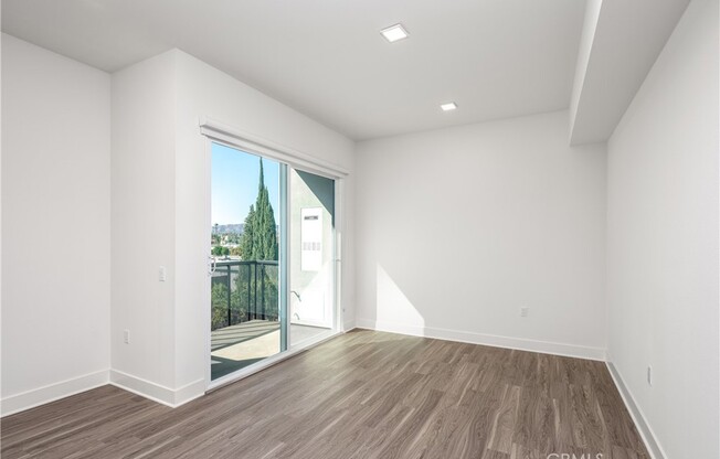 2 beds, 2 baths, 1,305 sqft, $3,418, Unit 204