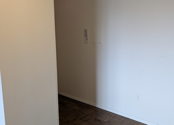 3 beds, 2 baths, 1,413 sqft, $3,500, Unit 9H