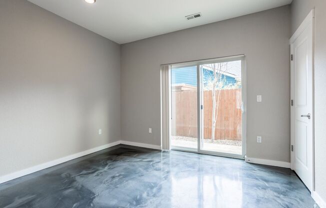 INSLEY APARTMENTS (INS01)