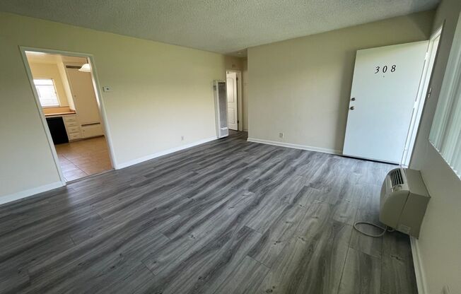Vibrant 1-Bedroom Retreat in the Heart of Glendale’s Americana & Galleria Lifestyle