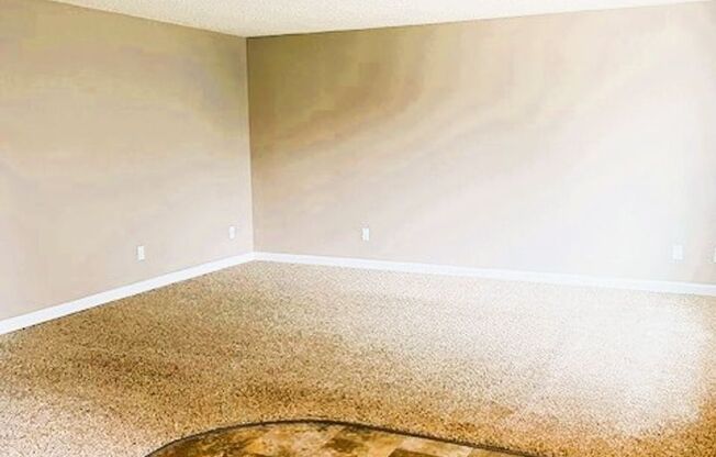 2 beds, 1 bath, 830 sqft, $1,250, Unit B-205