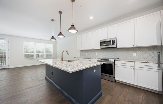 2 beds, 2 baths, 1,193 sqft, $2,200, Unit 301