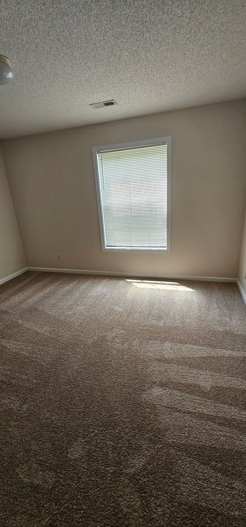 ***Lower rent limited time!!! *** Move in now!