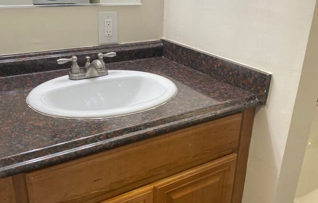 2 beds, 1.5 baths, 881 sqft, $2,100, Unit 5341 #3