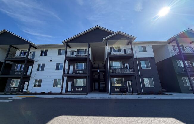 2 beds, 1 bath, 988 sqft, $1,545, Unit 101B