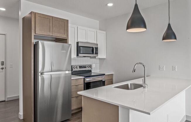 1 bed, 1 bath, 607 sqft, $1,370, Unit 313