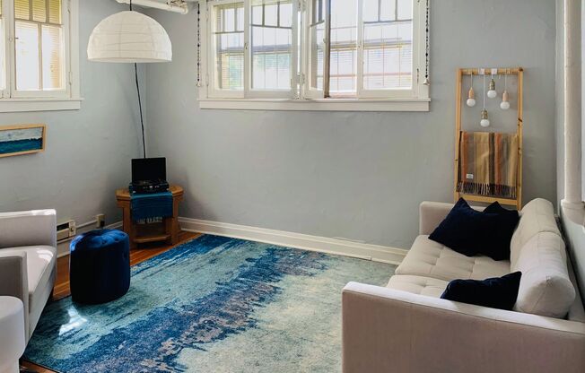 1 bed, 1 bath, 600 sqft, $1,045, Unit 369B2