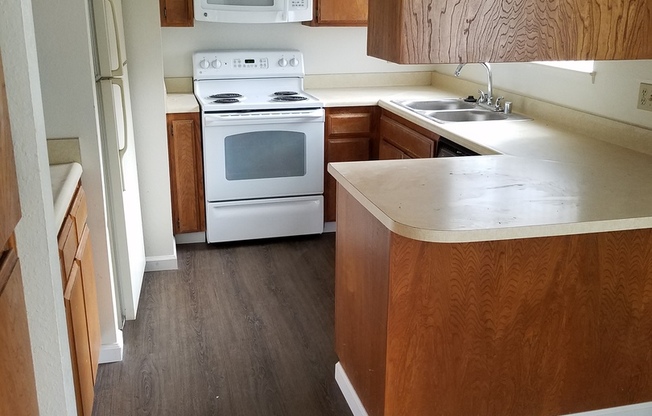 2 beds, 2 baths, 1,040 sqft, $1,610, Unit 109
