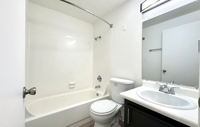 1 bed, 1 bath, 592 sqft, $1,385, Unit 52