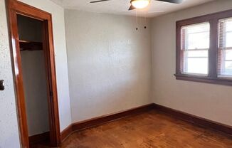 2 beds, 1 bath, 2 sqft, $950