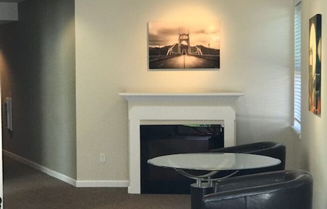 1 bed, 1 bath, 466 sqft, $1,350, Unit 1-114