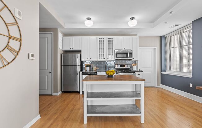 2 beds, 2 baths, 1,189 sqft, $1,560, Unit #603