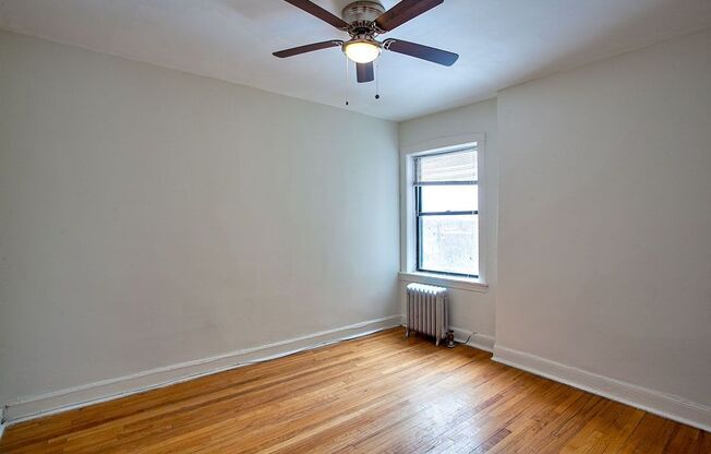 3 beds, 1 bath, 1,100 sqft, $2,395, Unit 1832 - 1A