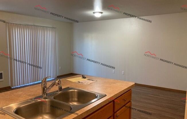 3 beds, 2.5 baths, 1,250 sqft, $1,800, Unit #50