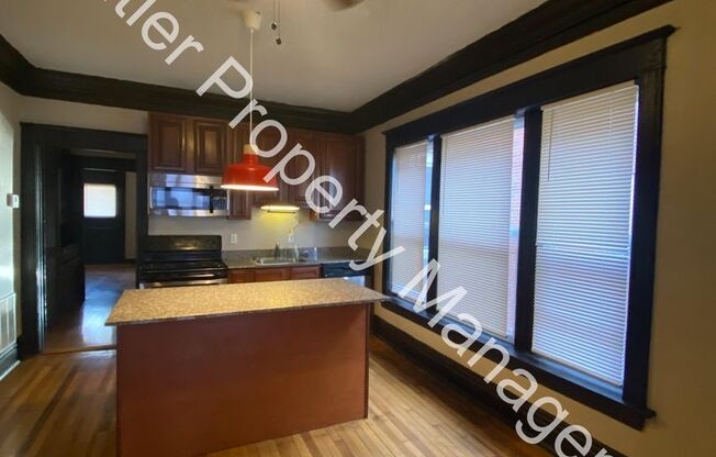 2 beds, 1 bath, $1,345, Unit 4048 Cleveland Apt 2W