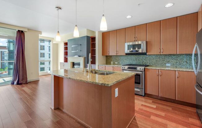 1/bd/1.5ba Bellevue Condo