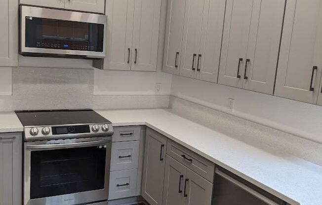 2 Bedroom-2 Bathroom Single Story Condo in San Diego. End unit with detached, 1-car garage