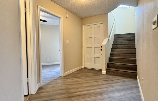 Great 3 bedroom 2 bath culdesac lot with fireplace