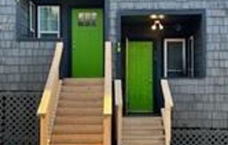 2/1 Townhome Close to Campus