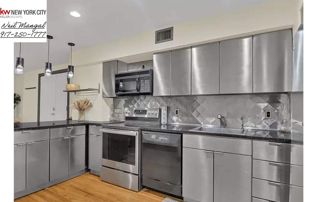 131 W 11 ST