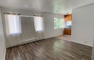0798 - 721 / 723 Menker Ave