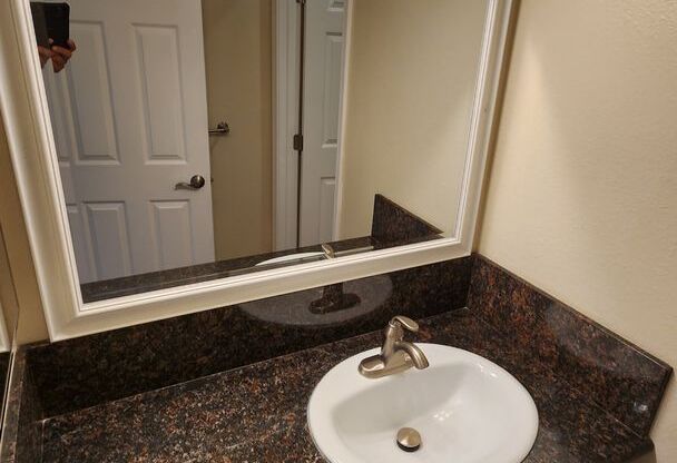 1 bed, 1 bath, 700 sqft, $1,730, Unit 240