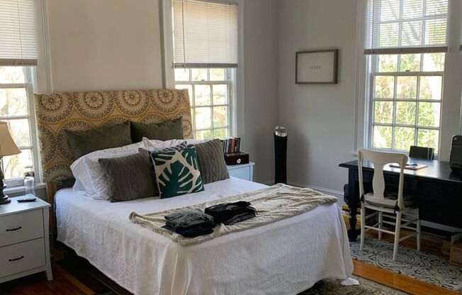 2 beds, 1 bath, 1,300 sqft, $2,250, Unit 1235-C1