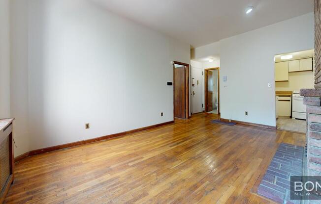 158 W 75 ST