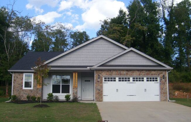 Home Available In White Oak Ridge - Travelers Rest Area