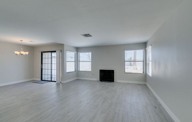 Great 3 bedroom home in South Shore!!