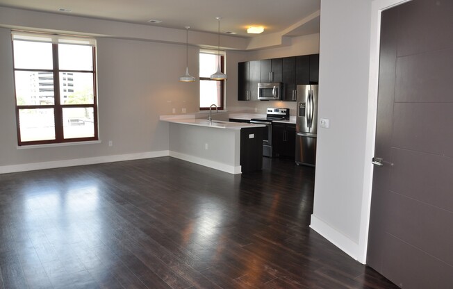 2 beds, 1 bath, 1,000 sqft, $2,240, Unit 407