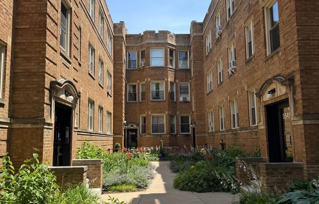 5545-51 N. Magnolia