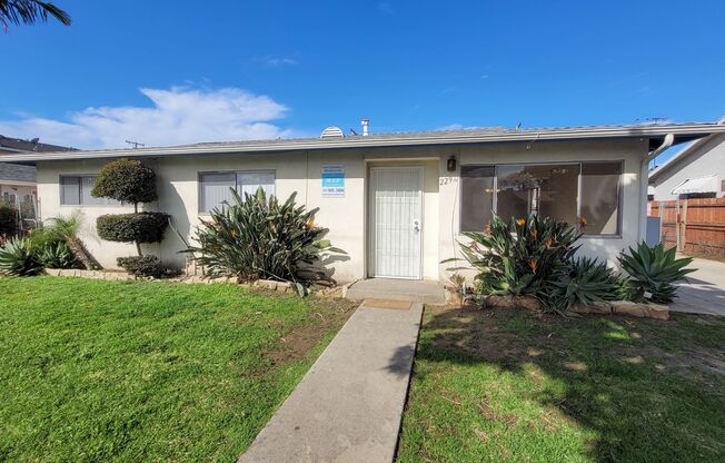 Upstairs Vacancy in Montebello Available Now!