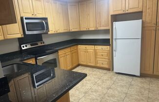 2 beds, 1 bath, $2,695, Unit 7