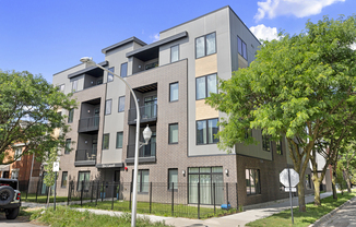 204 S LEAVITT